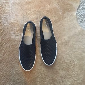 VINCE CAMUTO SLIDE ON SHOES