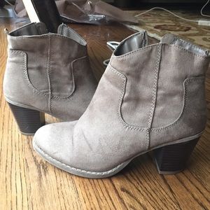 Ankle boots