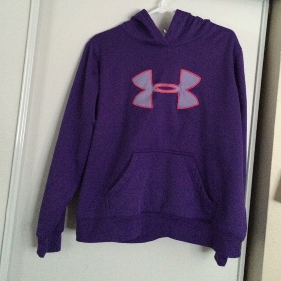 Underarmour sweatshirt.