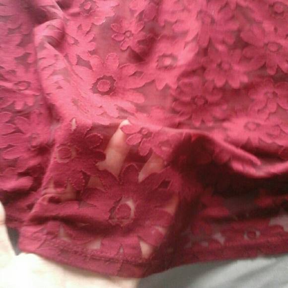 Red sheer tank - Picture 2 of 3