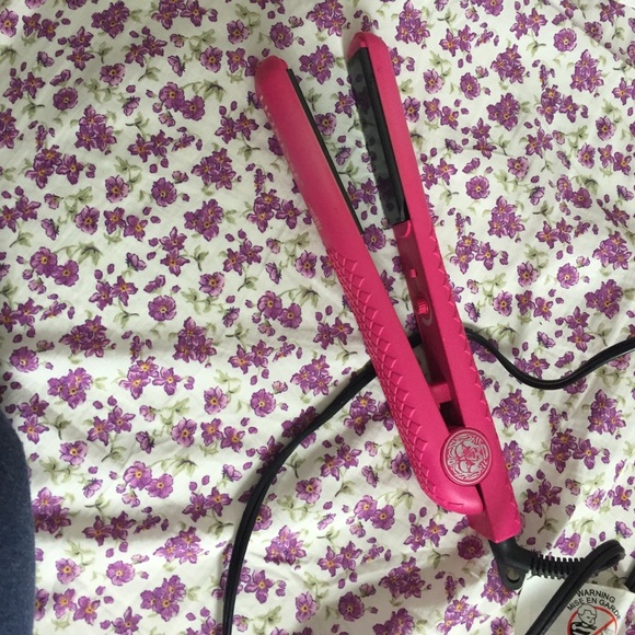 Lionesse flat iron