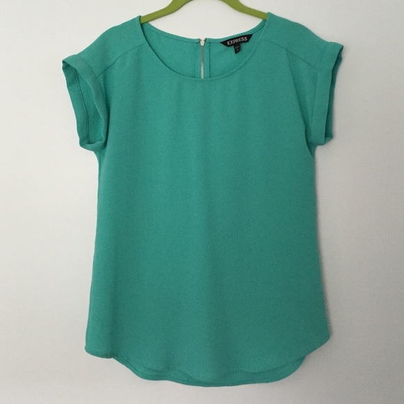 Express Aqua top!
