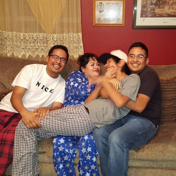 Meet your Posher, Dee - Picture 1 of 1