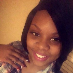 Meet your Posher, Evette