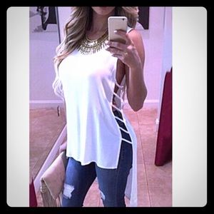 🎉🆕White sheer top with cutout sides🆕🎉