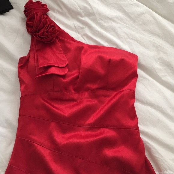 B. Darlin red one shoulder sheath dress.
