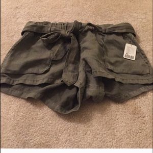 Urban Outfitters Green Shorts Size M