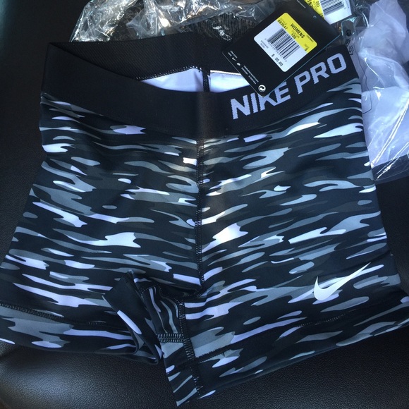Womens Nike pro shorts size S