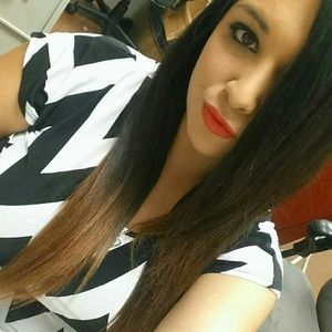 Meet your Posher, Danielle