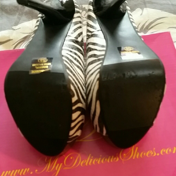 Zebra platform heels - Picture 3 of 3