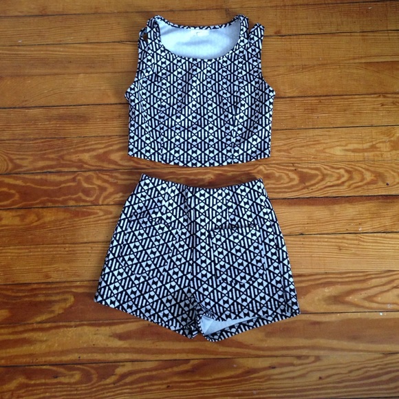 Mine Tops - Two piece crop top w/ shorts outfit