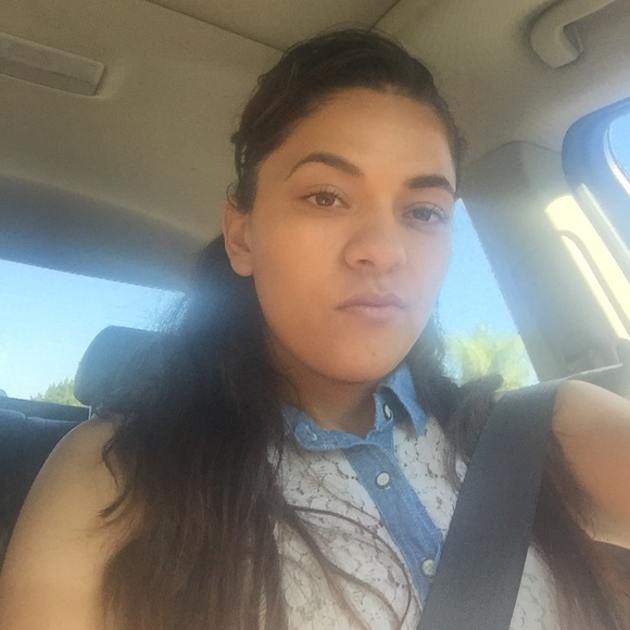 Meet your Posher, Alejandra - Picture 1 of 1