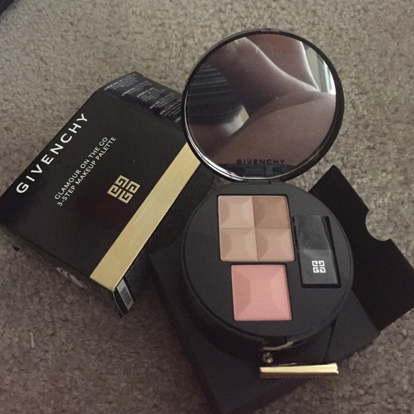 Givenchy Glamour on the Go 3-Step makeup palette