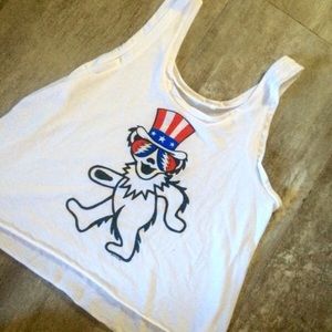 Sleeveless loose shirt