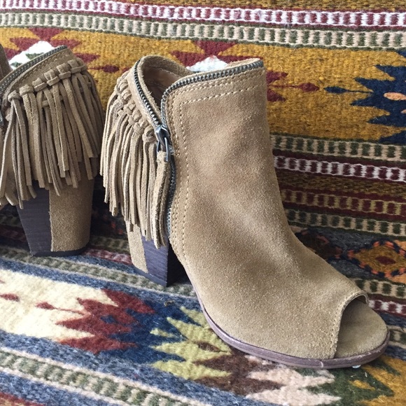 Dolce Vita Promise Fringe bootie (SOLDOUT) size 7 - Picture 2 of 4