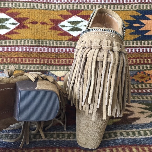 Dolce Vita Promise Fringe bootie (SOLDOUT) size 7 - Picture 4 of 4