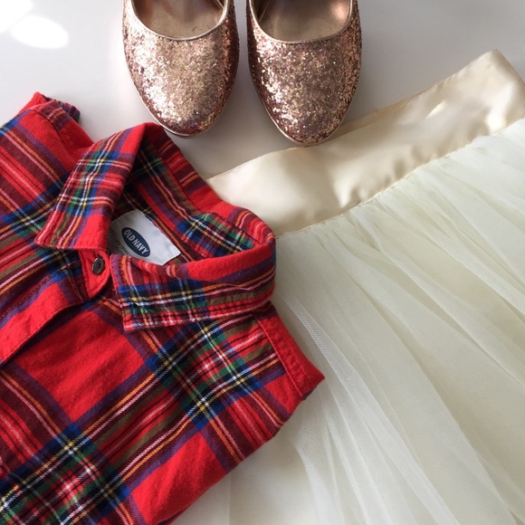 Old Navy Tops - 🎉HP🎉 Red Stewart tartan shirt
