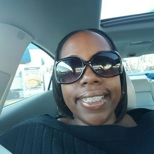 Meet your Posher, Ebony