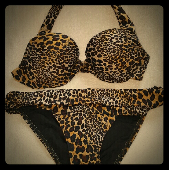 Victoria's Secret bombshell bikini