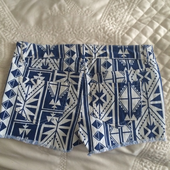 Aztec Shorts - Picture 2 of 2