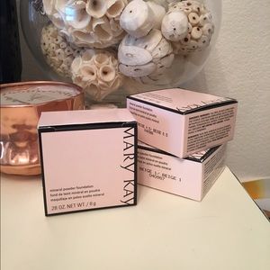 Mary Kay Mineral Powder Foundation