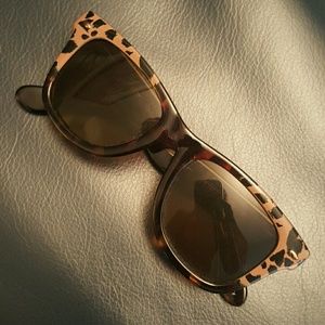 Betsey Johnson super-fun tortoise sunglasses