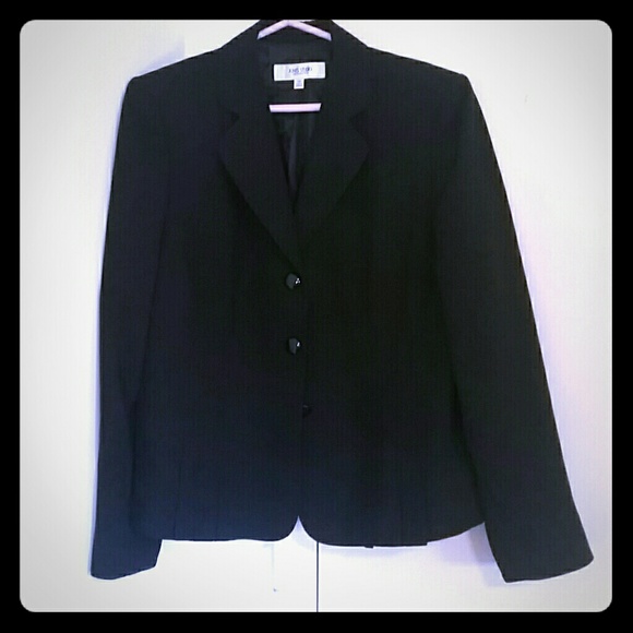 Jones studio blazer