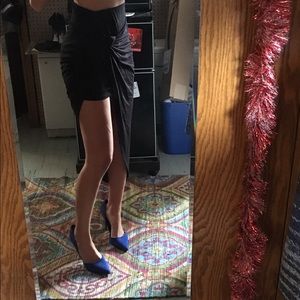 @alma855 WHBM jeans/pink bikini/black skirt