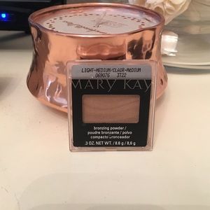 Mary Kay Bronzing Powder