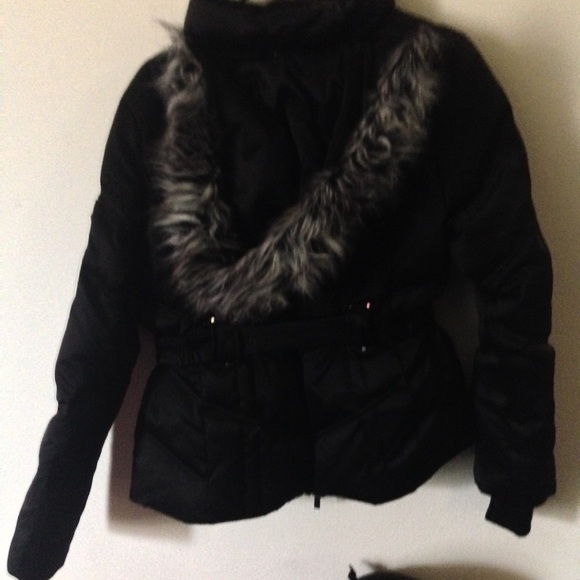 Cute coat - Picture 3 of 3