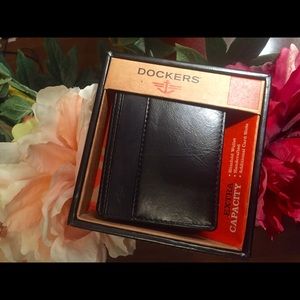 Dockers Leather Wallet (NWT)