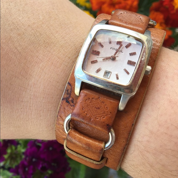SUPER CUTE FOSSIL WATCH