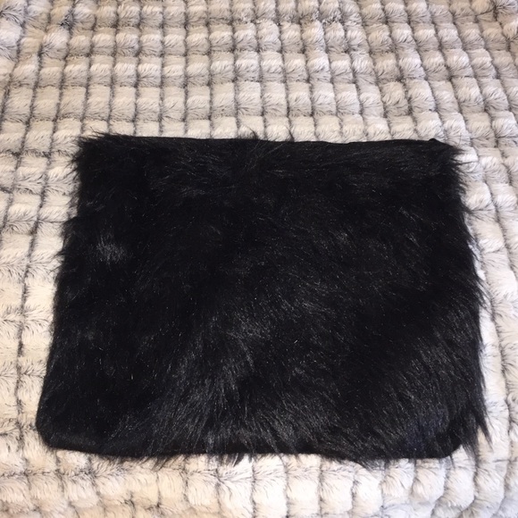 Black Faux Fur bag #f21 #hm
