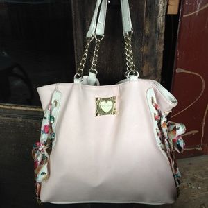 Listed price is firm! Not dropping $$ any lower!