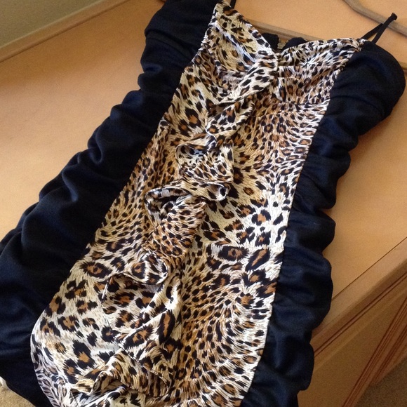 Dress - Picture 3 of 4