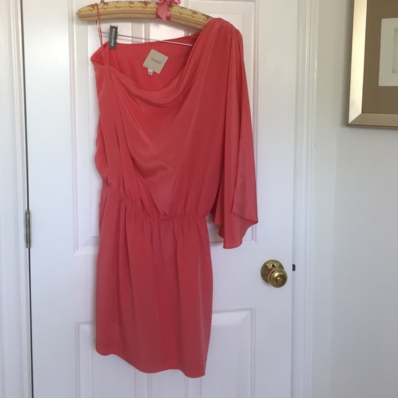 One shoulder split sleeve silk dress