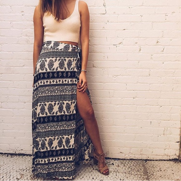 Dresses & Skirts - ❗️LAST❗️Paisley Boho Print Wrap Maxi Skirt