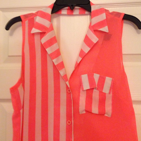 Cute Pink Button-Up Top - Picture 3 of 3