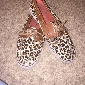 Cheetah/leopard print Sperry top-slider 8 1/2