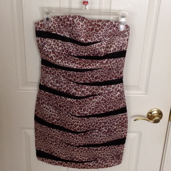 Dress - Picture 3 of 4