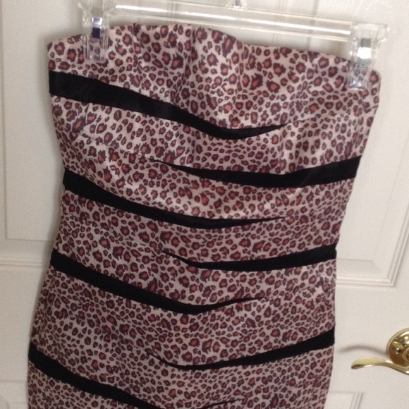 Dress - Picture 4 of 4