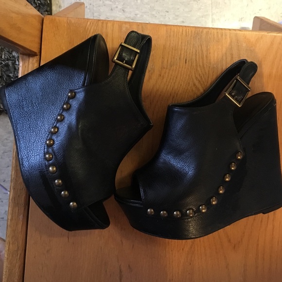 Wild Diva Shoes - Black wedges