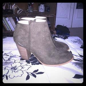Ankle boots