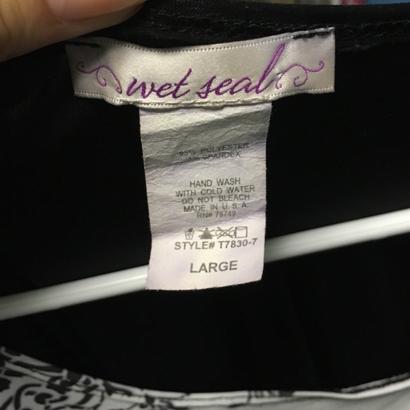 Loose colorful silky top - Picture 2 of 2