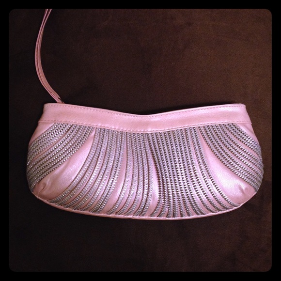 Handbags - The lady in pink