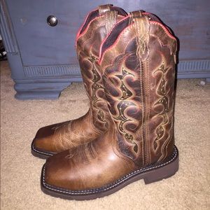 Size 7 Justin boots
