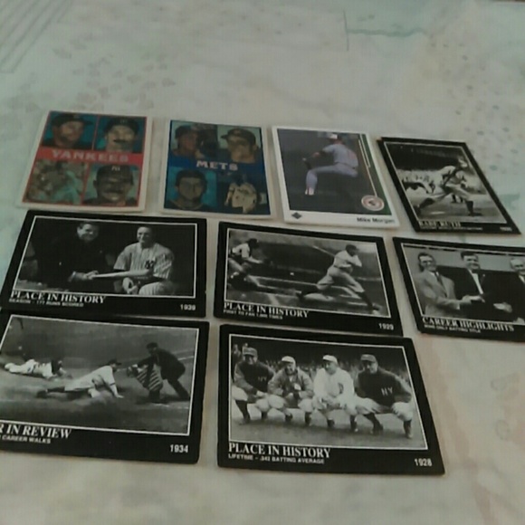 Old New your Yankees and New your Mets baseball ca