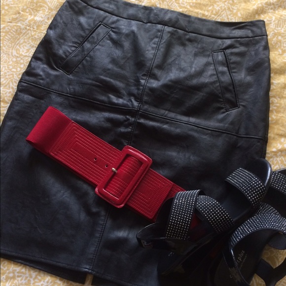 Leather-look pencil skirt = attitude plus style
