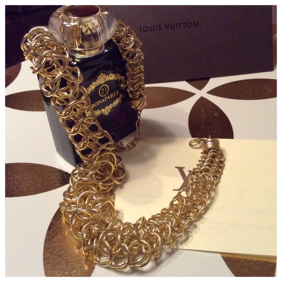 Gold link necklace