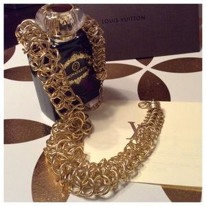 Gold link necklace